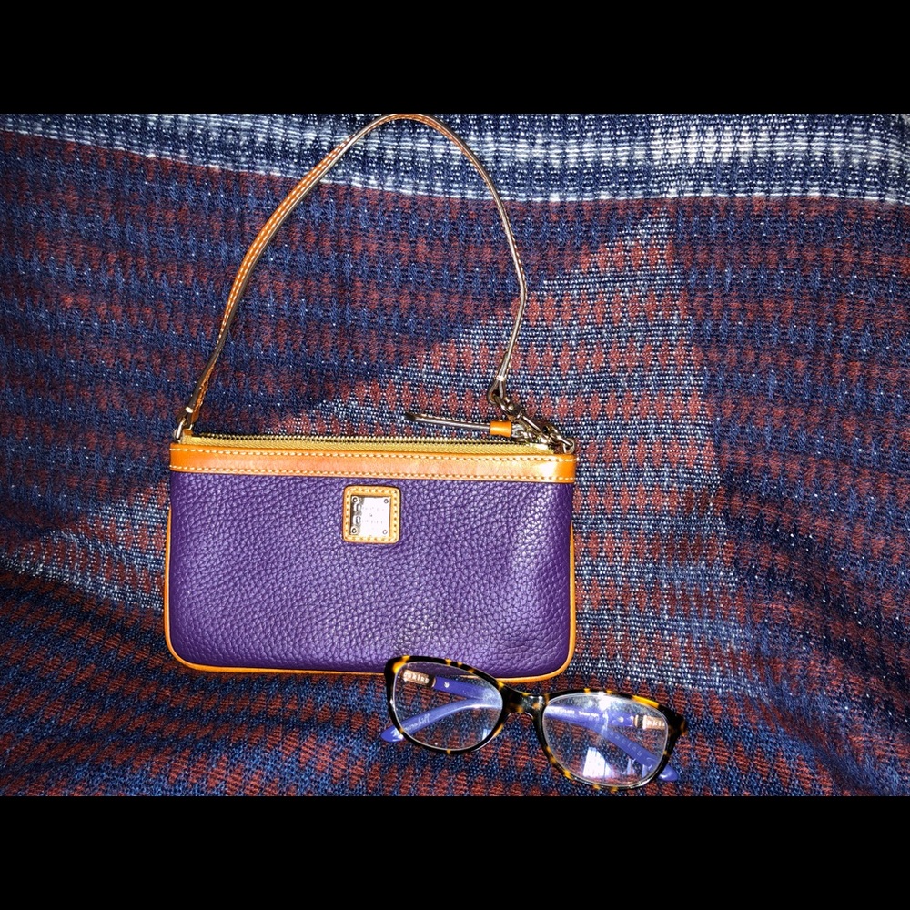 Dooney & Bourke leather wristlet/clutch purse